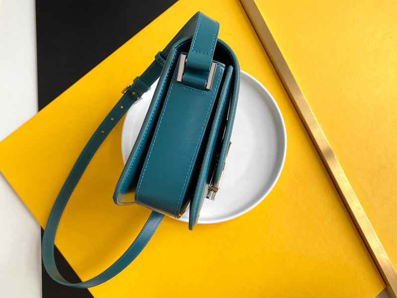 Amelia - YSL Bag - 4110