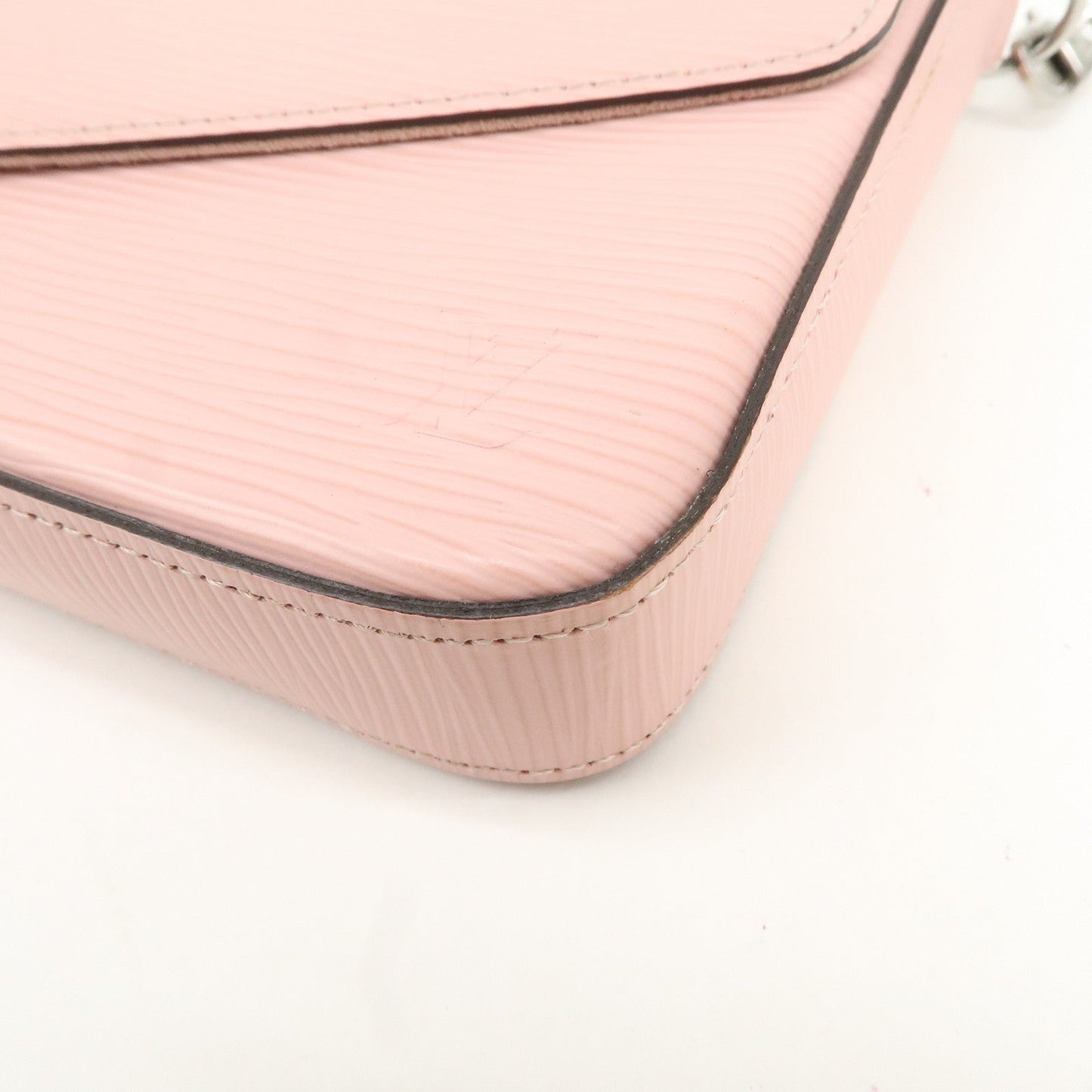 Louis Vuitton Epi Pochette Felicie Shoulder Bag Rose M62467