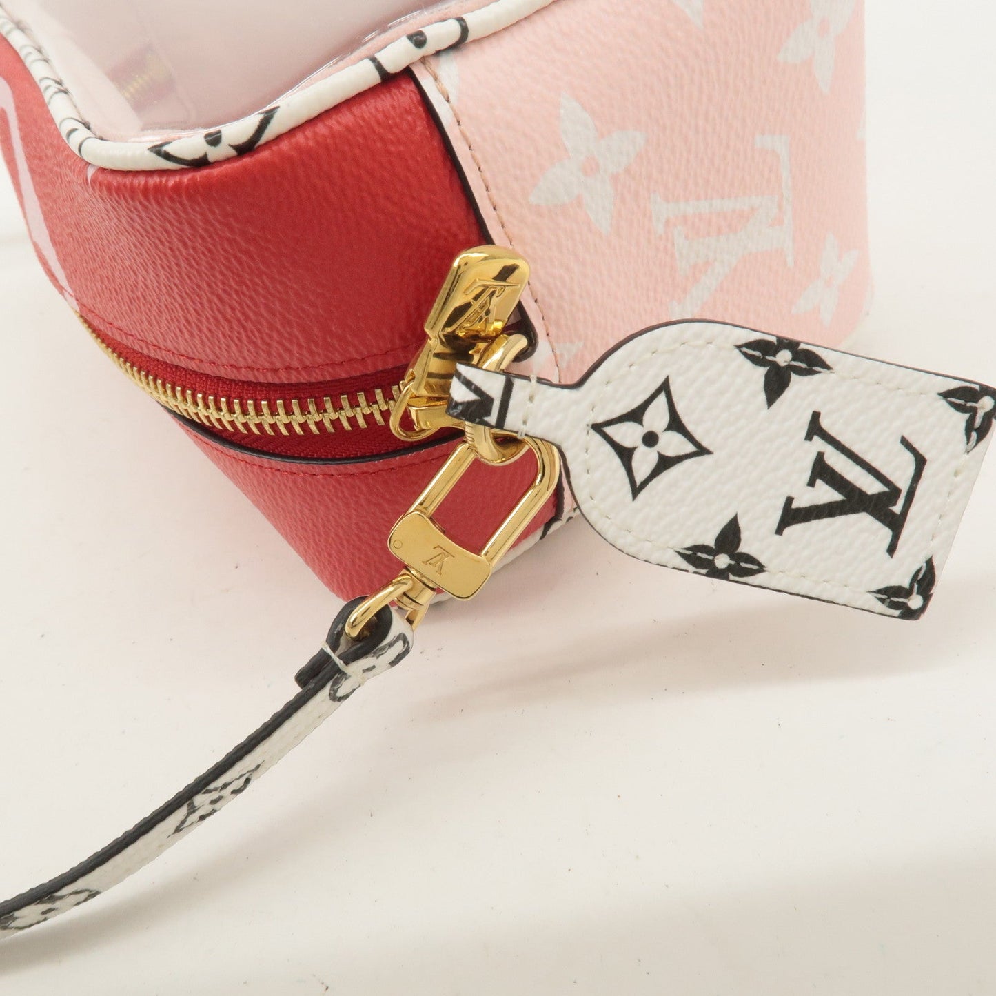 Louis Vuitton Monogram Giant Beach Pouch Shoulder Bag Rouge M67601