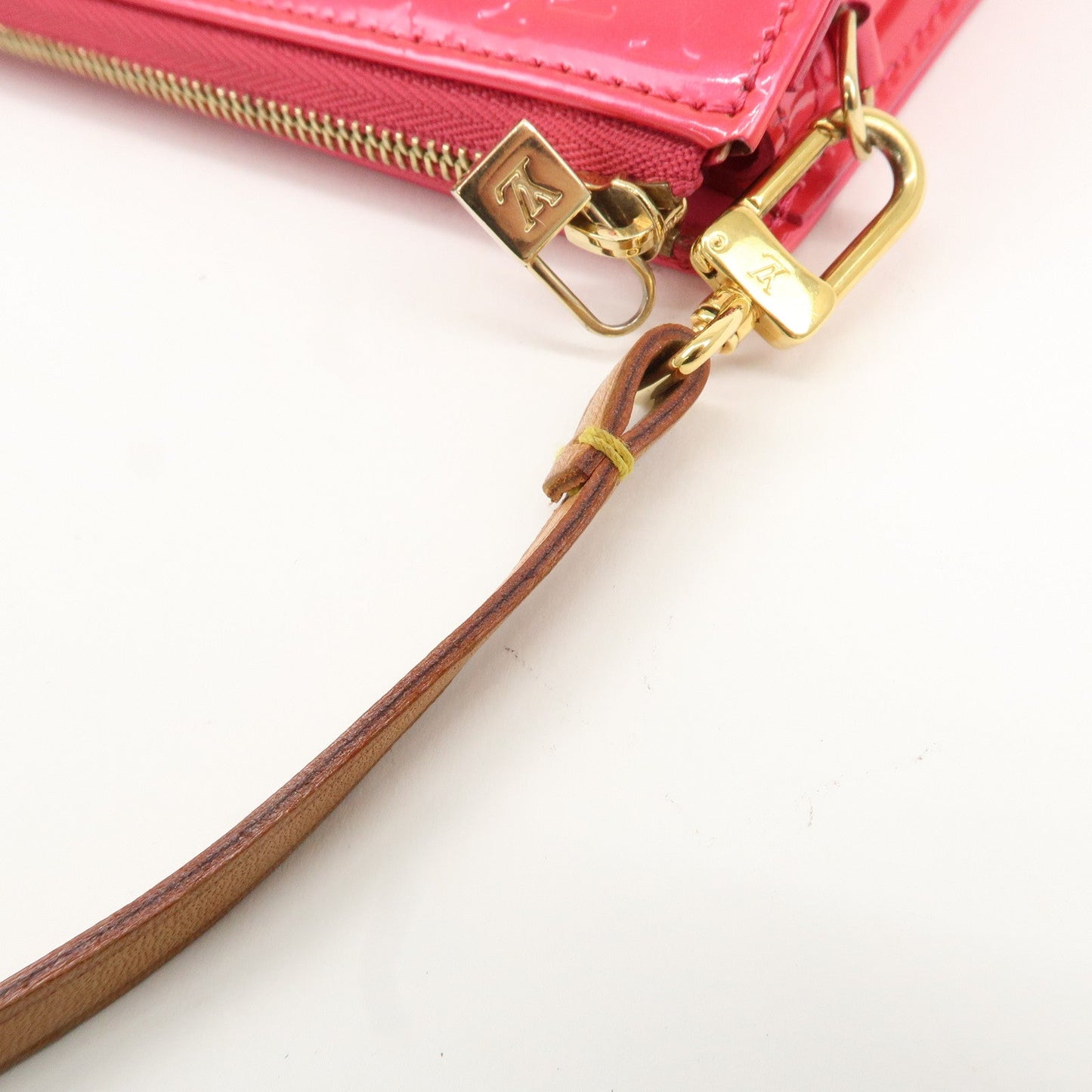 Louis Vuitton Monogram Vernis Lexington Accessoires Pouch M9131F