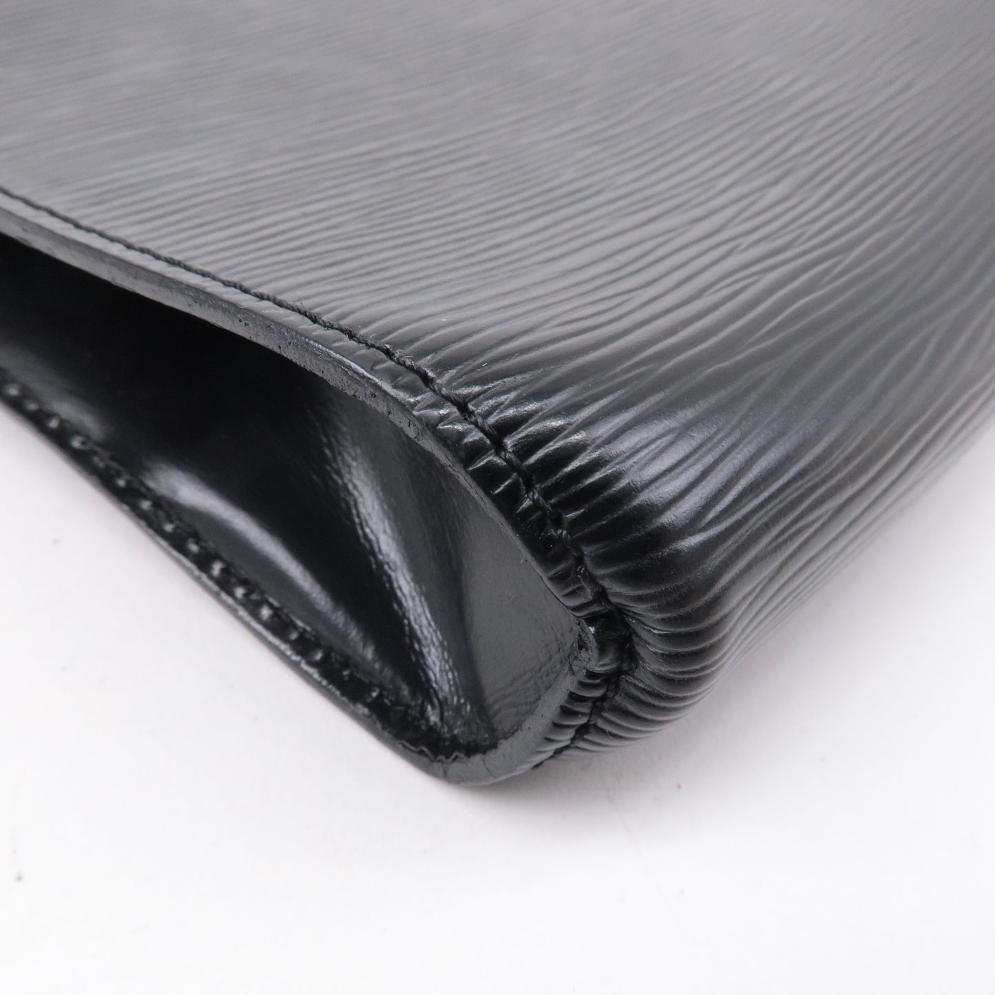 Louis Vuitton Epi Leather Chaillot Clutch Bag Black Noir M52542
