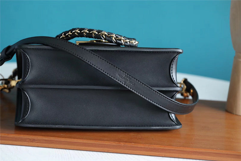Fan Fashion Lu-Vi bags - 8136