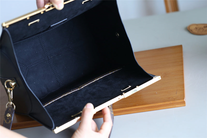 Fan Fashion Lu-Vi bags - 8181