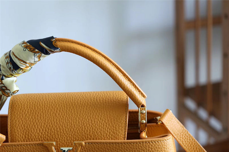 Fan Fashion Lu-Vi bags - 8380