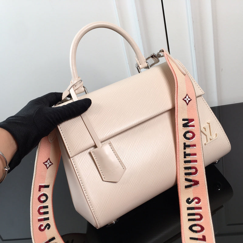 Fan Fashion Lu-Vi bags - 17240