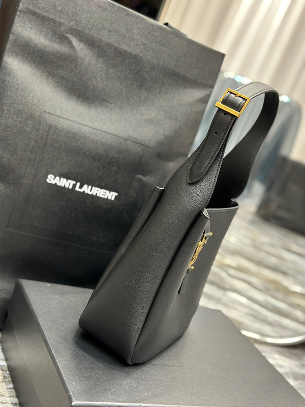 Amelia - YSL Bag - 3969