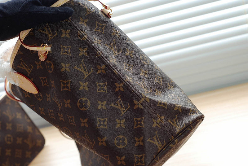 Fan Fashion Lu-Vi bags - 8101