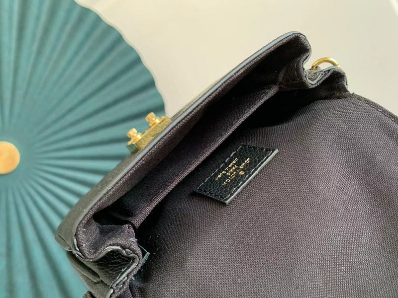 Fan Fashion Lu-Vi Bags - 16771