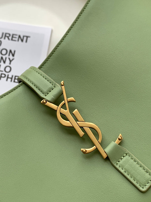 Amelia - YSL Bag - 4125