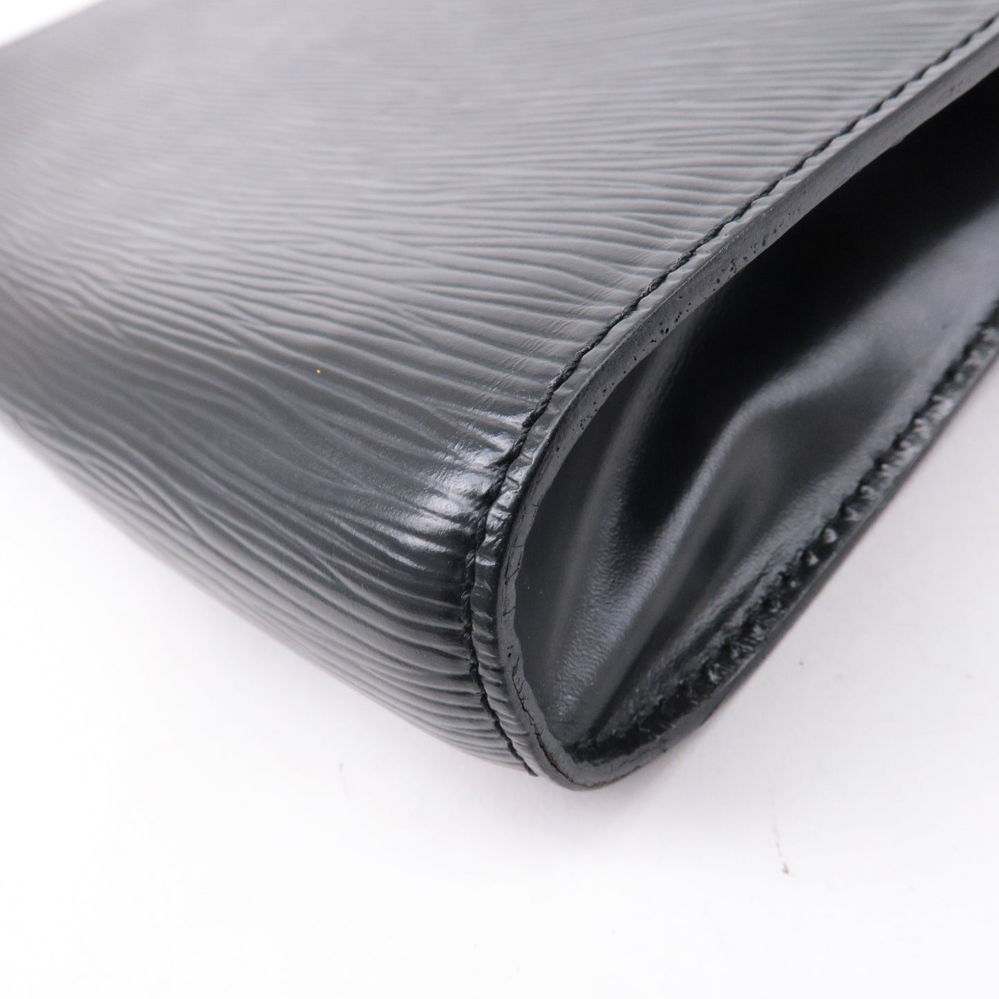 Louis Vuitton Epi Leather Chaillot Clutch Bag Black Noir M52542