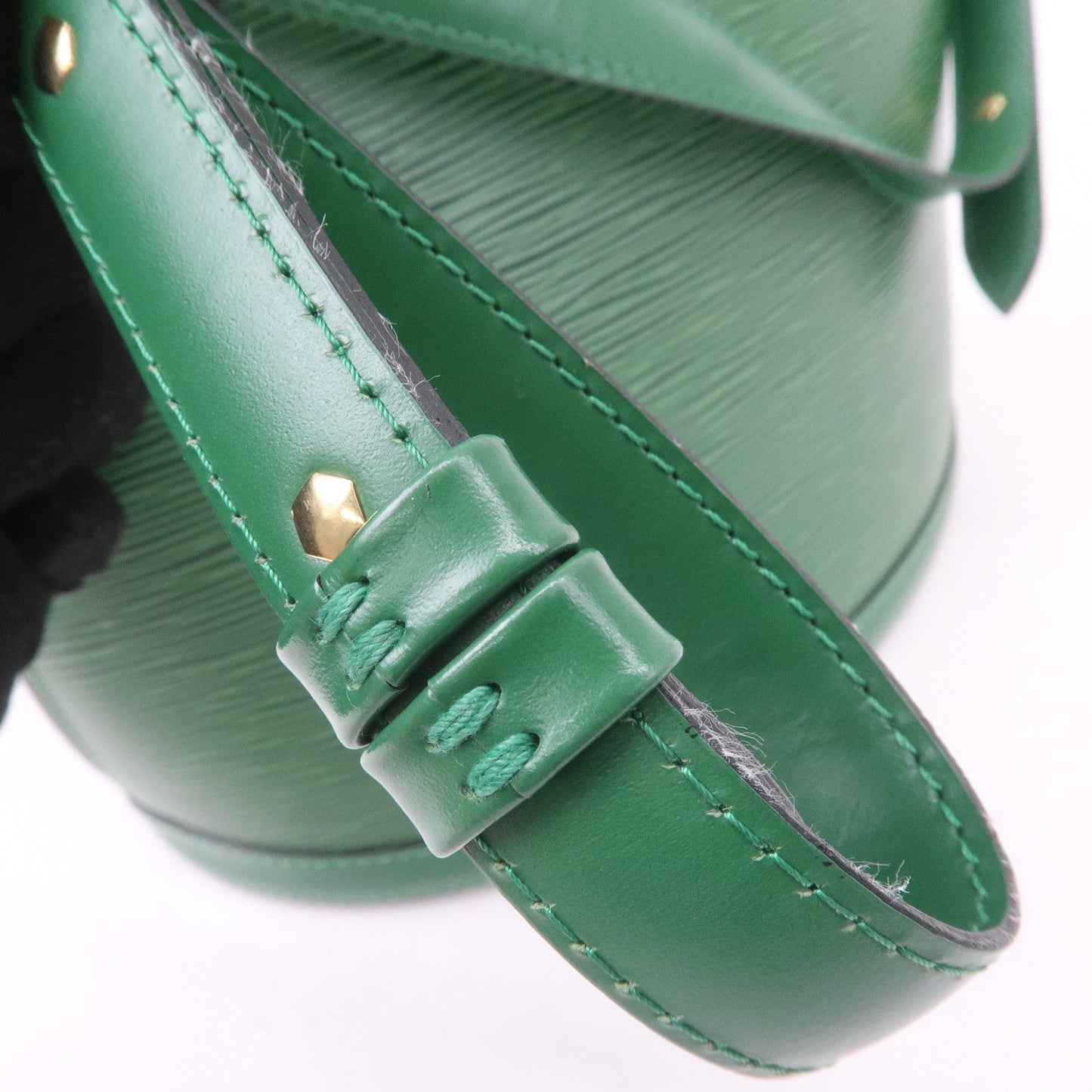 Louis Vuitton Epi Cluny Shoulder Bag Borneo Green M52254