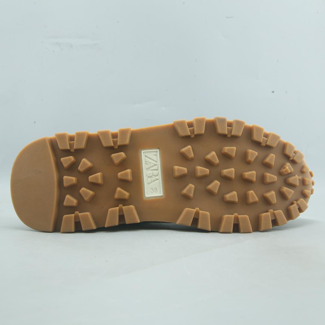 ZARA. .