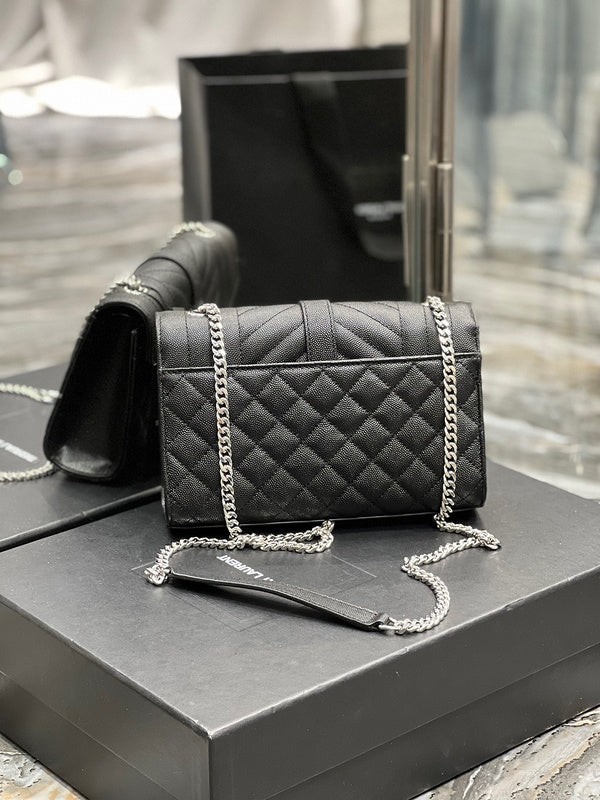 Amelia - YSL Bag - 1907