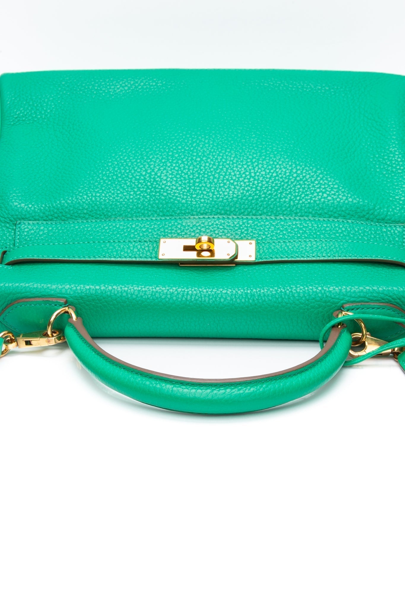 HERMES Menthe Green Kelly 32 Clemence Leather with Gold Hardware