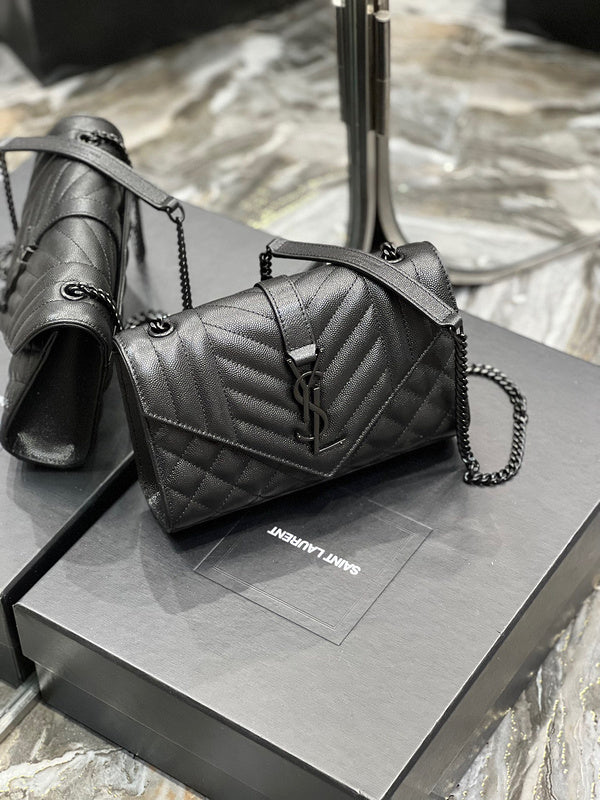 Amelia - YSL Bag - 1902