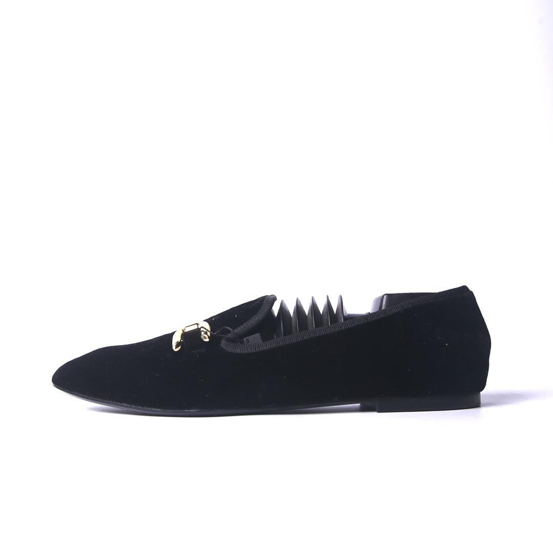 ZARA. .