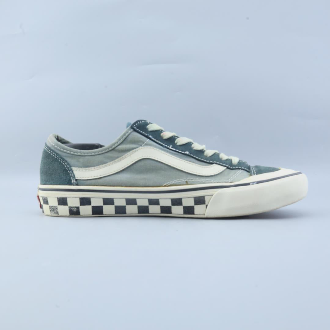 VANS AUTHENTIC