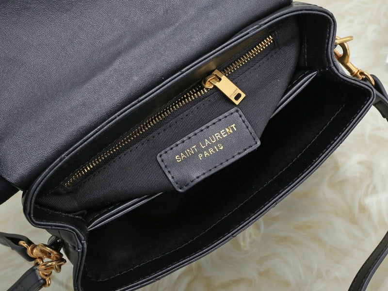 Amelia - YSL Bag - 3537