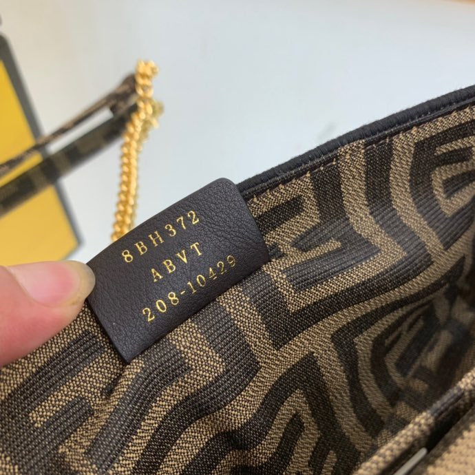 Amelia's Bag Gallery - VAR Bags - 184