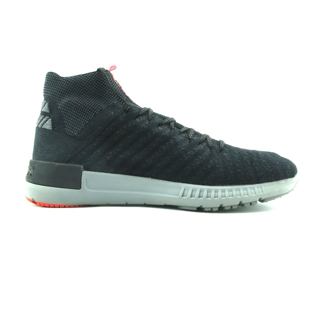 UNDER ARMOUR HIGHLIGHTED DELTA 2