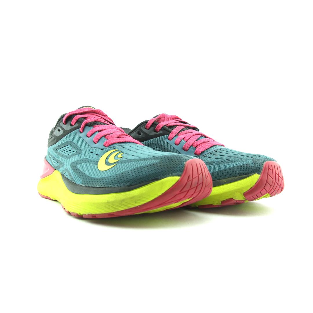 TOPO ATHLETIC ULTRAFLY 3