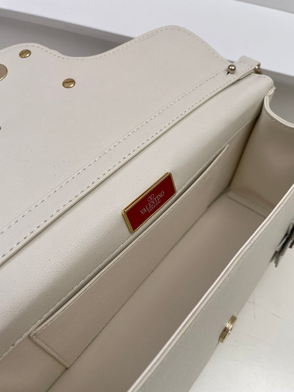VAL LUXURY BAGS - FOR FASHION LOVERS  AFFORDABLE LUXURY BAGS- 158