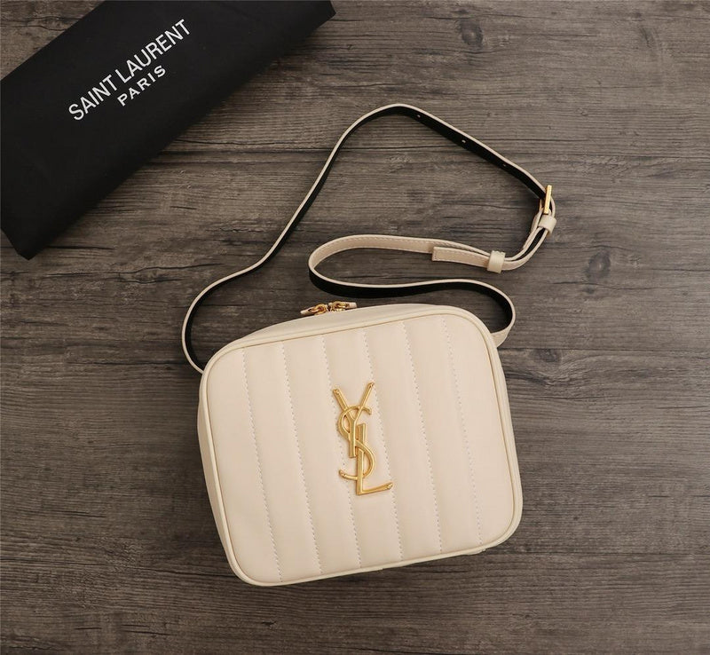 Amelia - YSL Bag - 2885