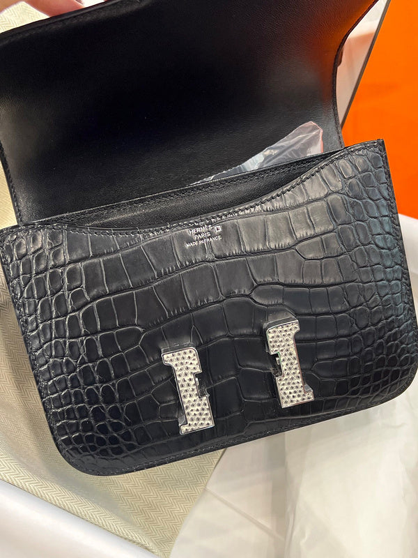 Amelia - HMS Bags - 1605