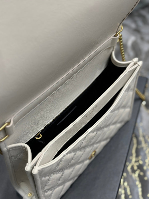 Amelia - YSL Bag - 2470