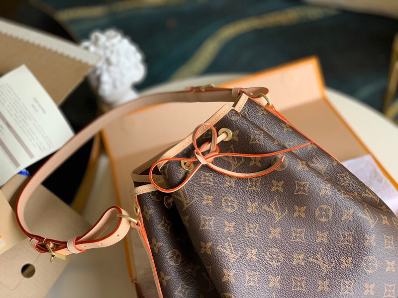 Fan Fashion Lu-Vi bags - 17337