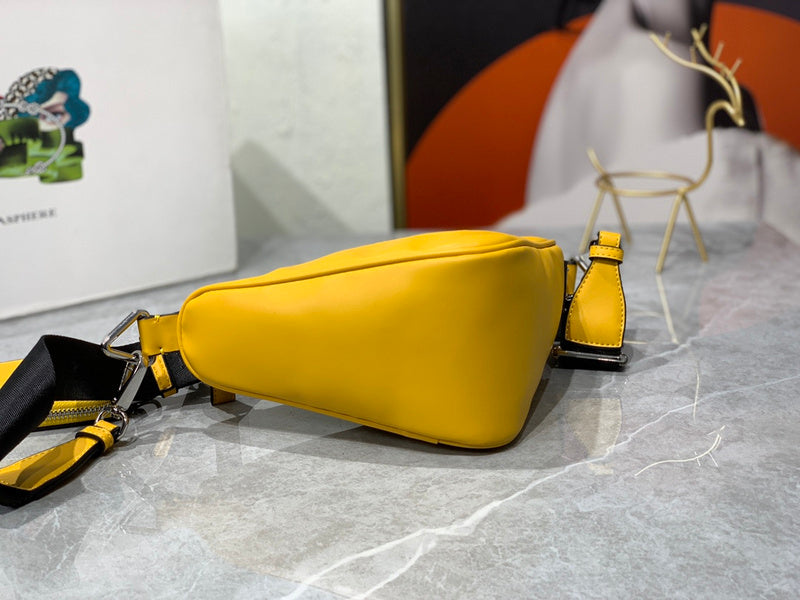 Barnes-Bags - Prada Bags - 813