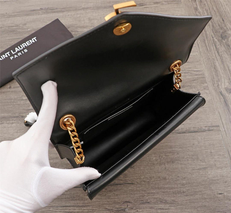 Amelia - YSL Bag - 2841