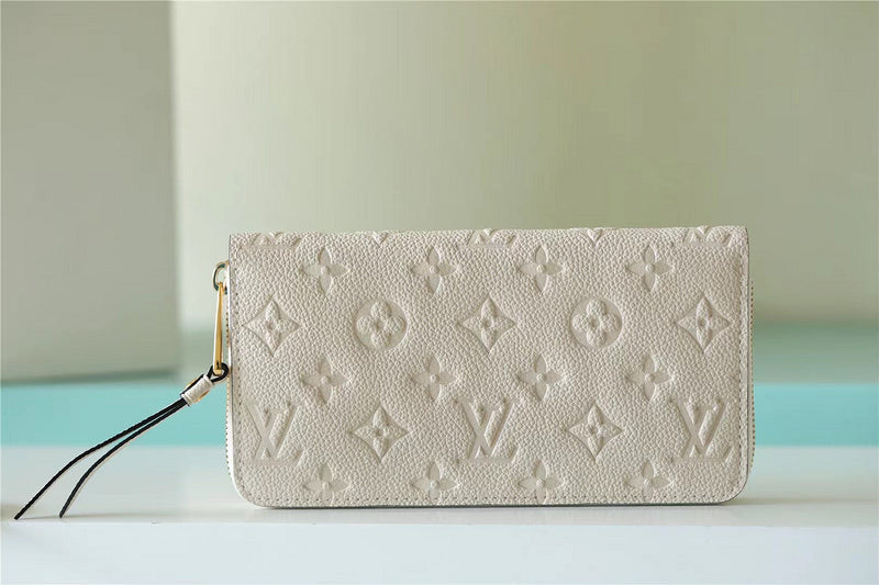 Fan Fashion Lu-Vi bags - 8748