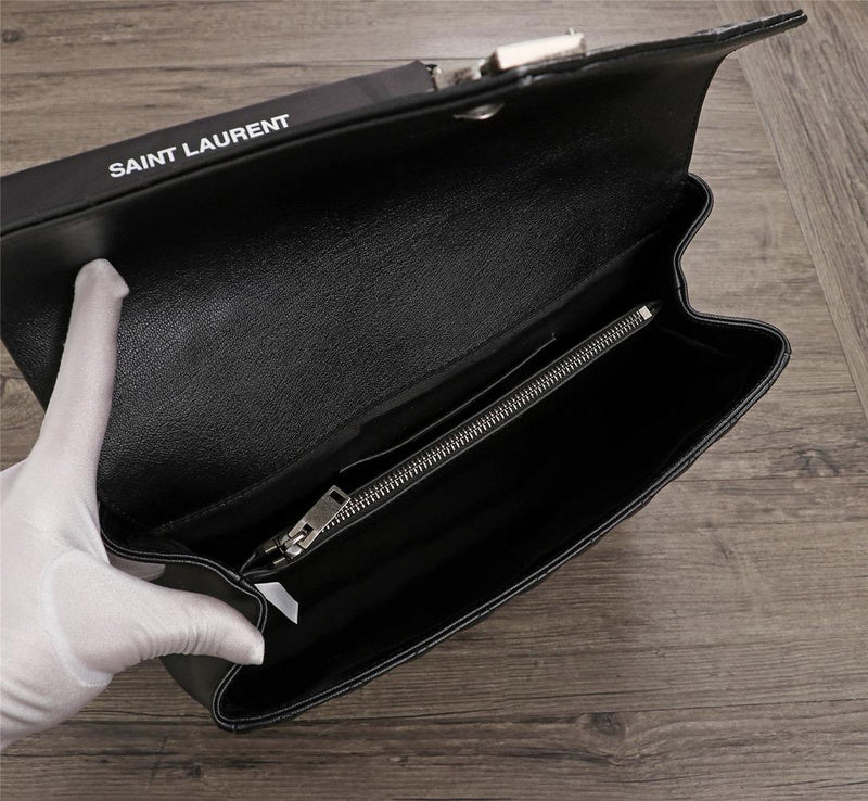 Amelia - YSL Bag - 2851