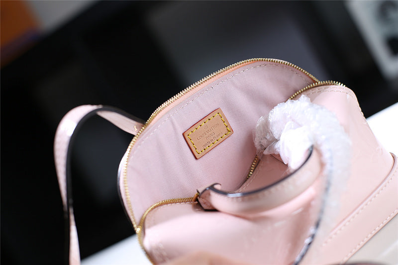 Fan Fashion Lu-Vi bags - 8300
