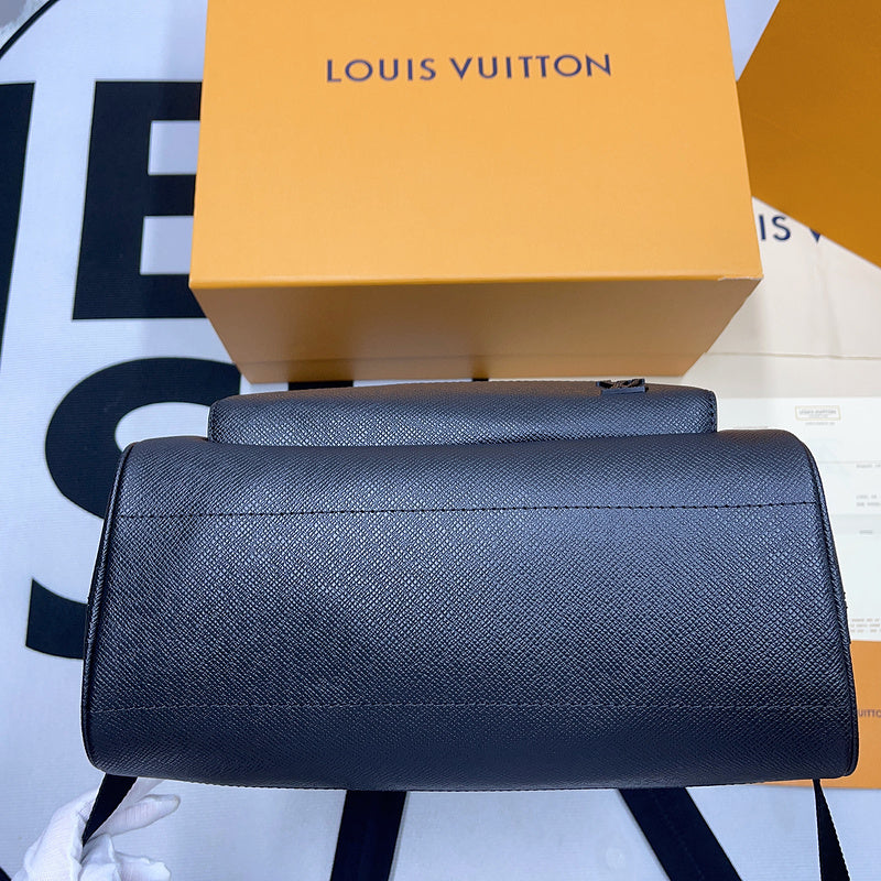 Fan Fashion Lu-Vi bags - 9596