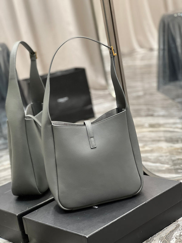 Amelia - YSL Bag - 2487