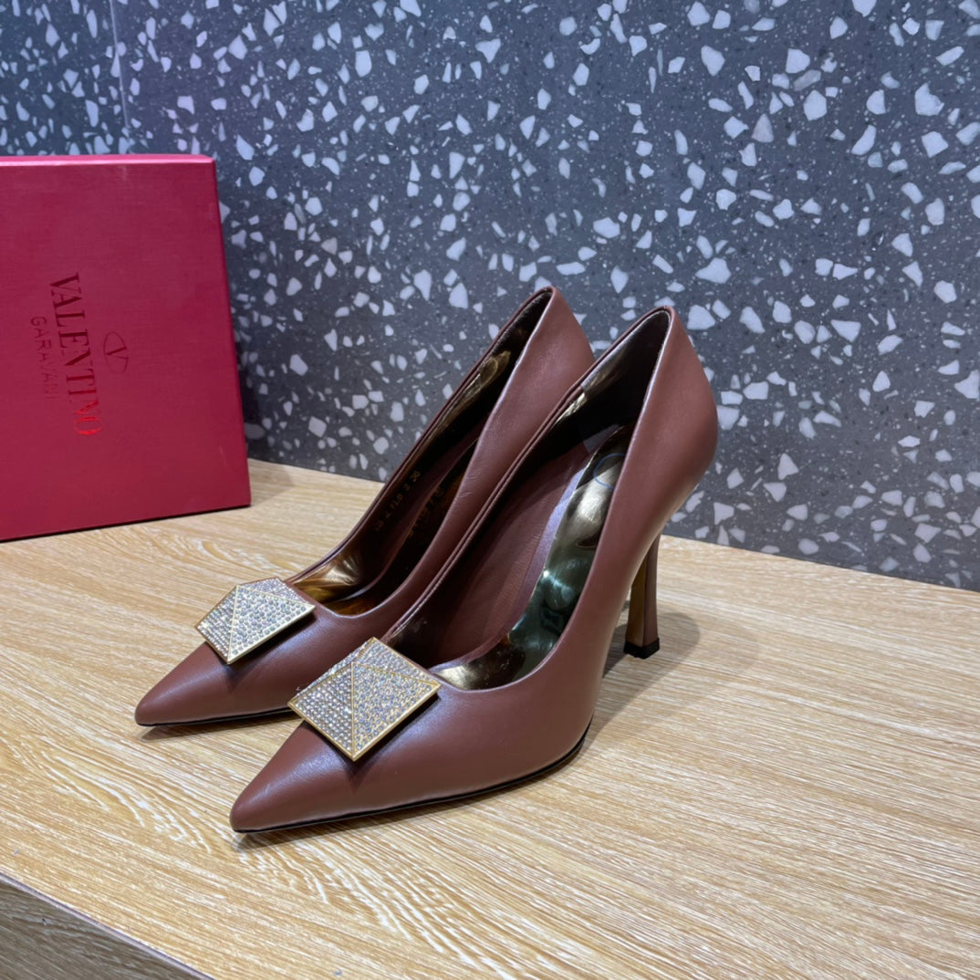 VAL -  Garavani One Stud Pump With Maxi Stud Crystals Brown For Women WS0FH8XIC