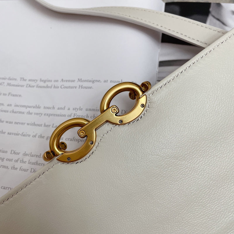 Amelia - YSL Bag - 3819