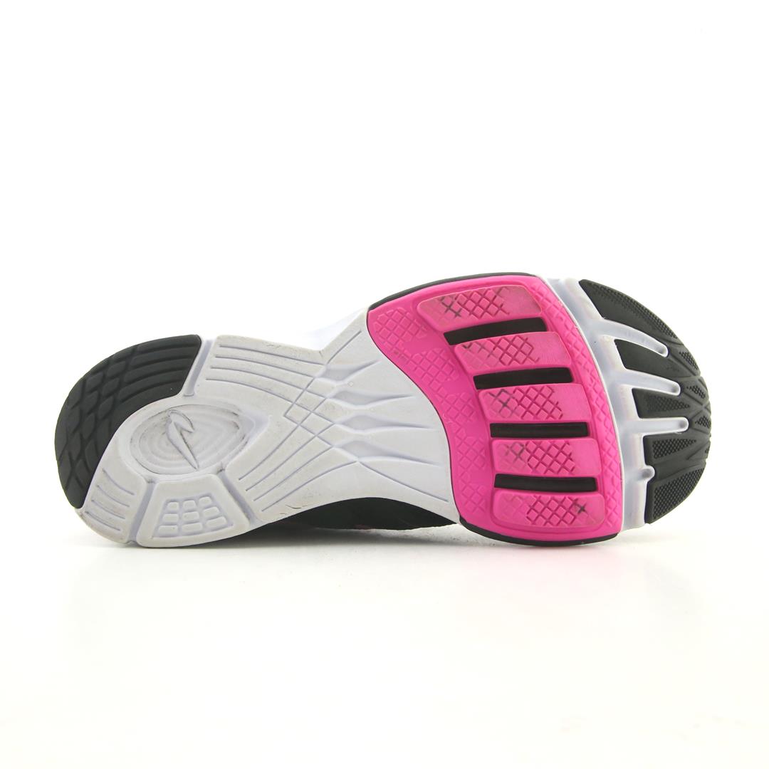 NEWTON  DISTANCE 8