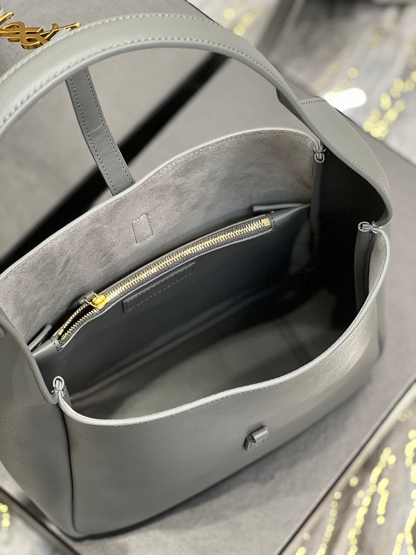 Amelia - YSL Bag - 2487