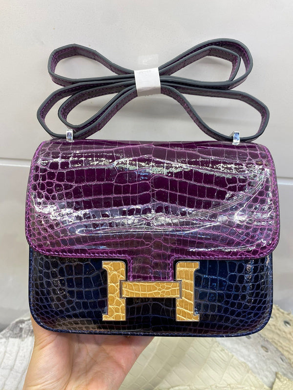 Amelia - HMS Bags - 1739
