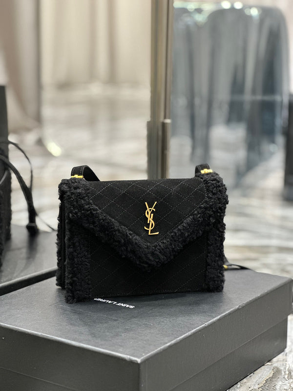 Amelia - YSL Bag - 3934