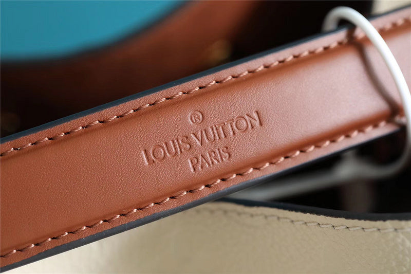 Fan Fashion Lu-Vi bags - 8557
