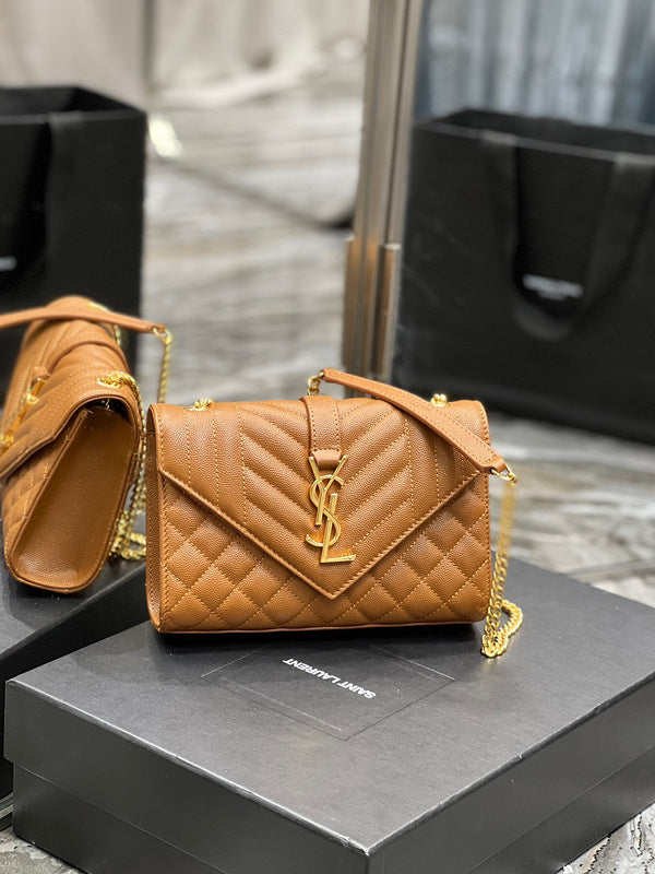 Amelia - YSL Bag - 1901