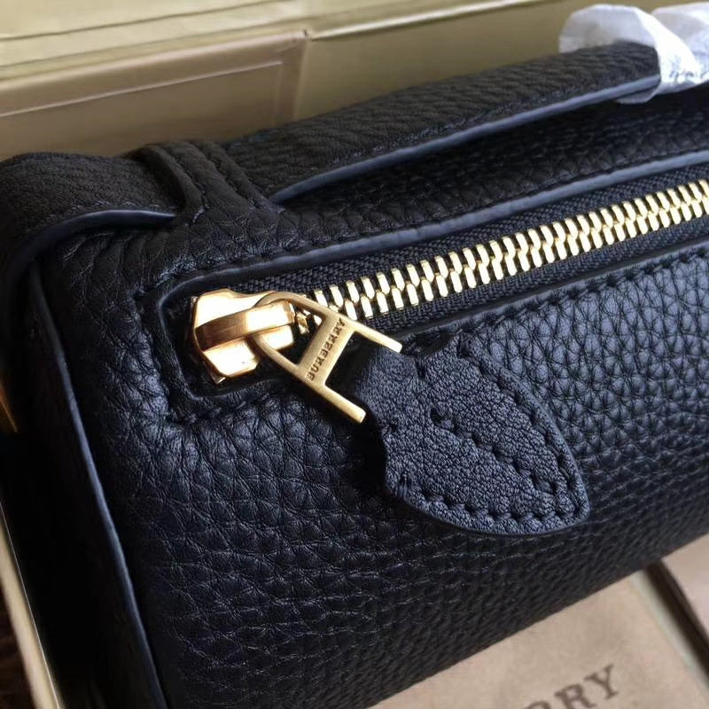 Burberry Bags - Bagsattire   449