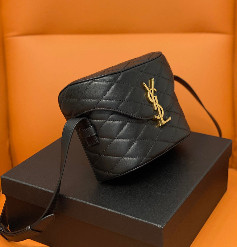 Amelia - YSL Bag - 2058