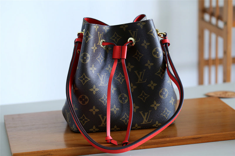 Fan Fashion Lu-Vi bags - 8575