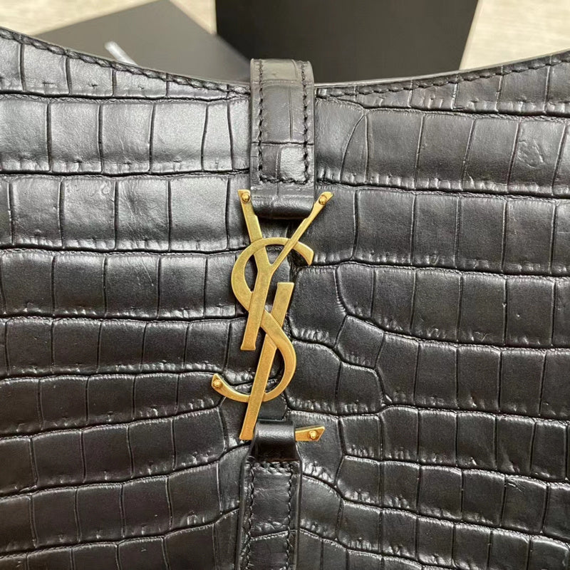 Amelia - YSL Bag - 3817