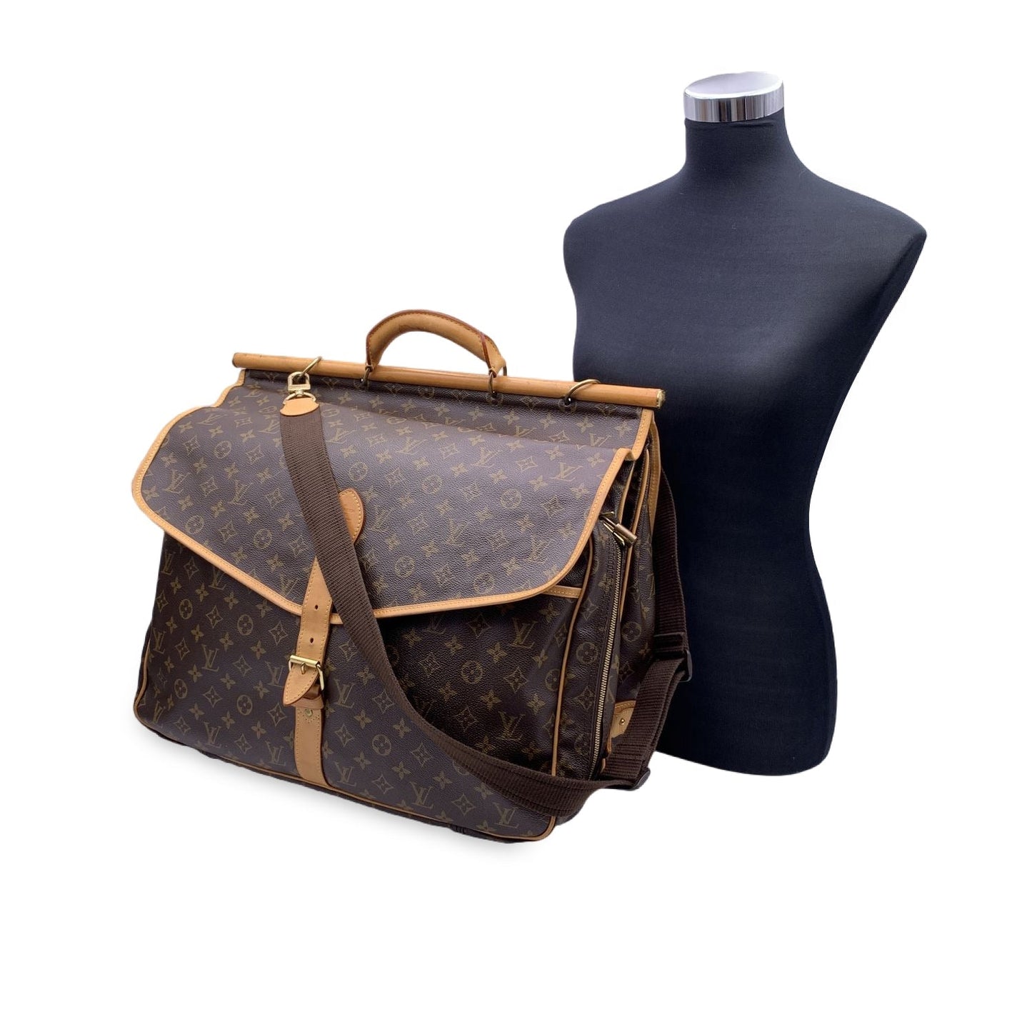 LOUIS VUITTON   Monogram Canvas Garment Bag Chasse M41140